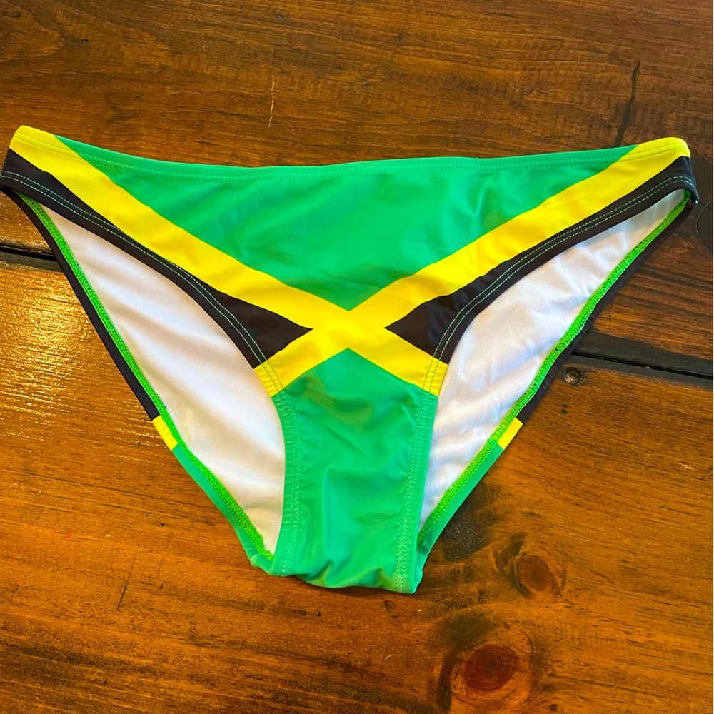 Bikini bottom with Jamaican flag print. 🇯🇲
